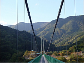 「紅葉 もみじ谷大吊り橋　2011年10月7日」
